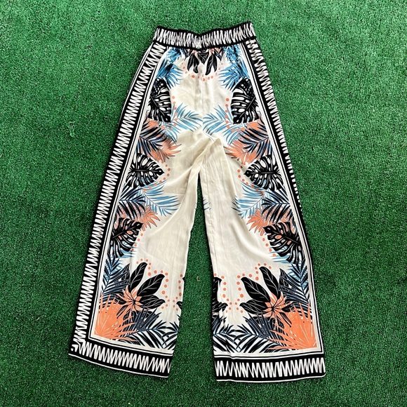 Joieš§”Silky Wide LegĀ High Waist Flowy Palm Print Palazzo Pants - Picture 7 of 9